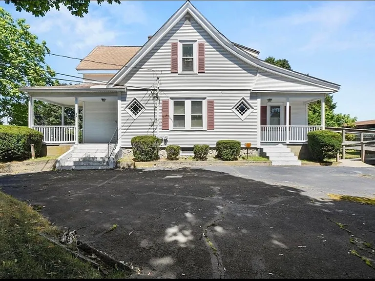 51 Colantha Ave #2 — Photo 2