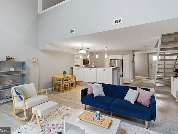 4th image of 3036 Main St #3036