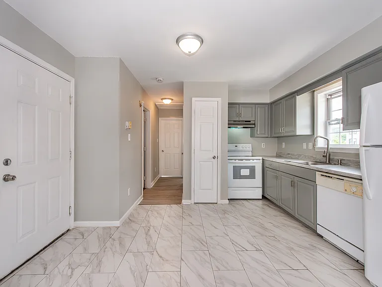 294 Paxton St #2 — Photo 4