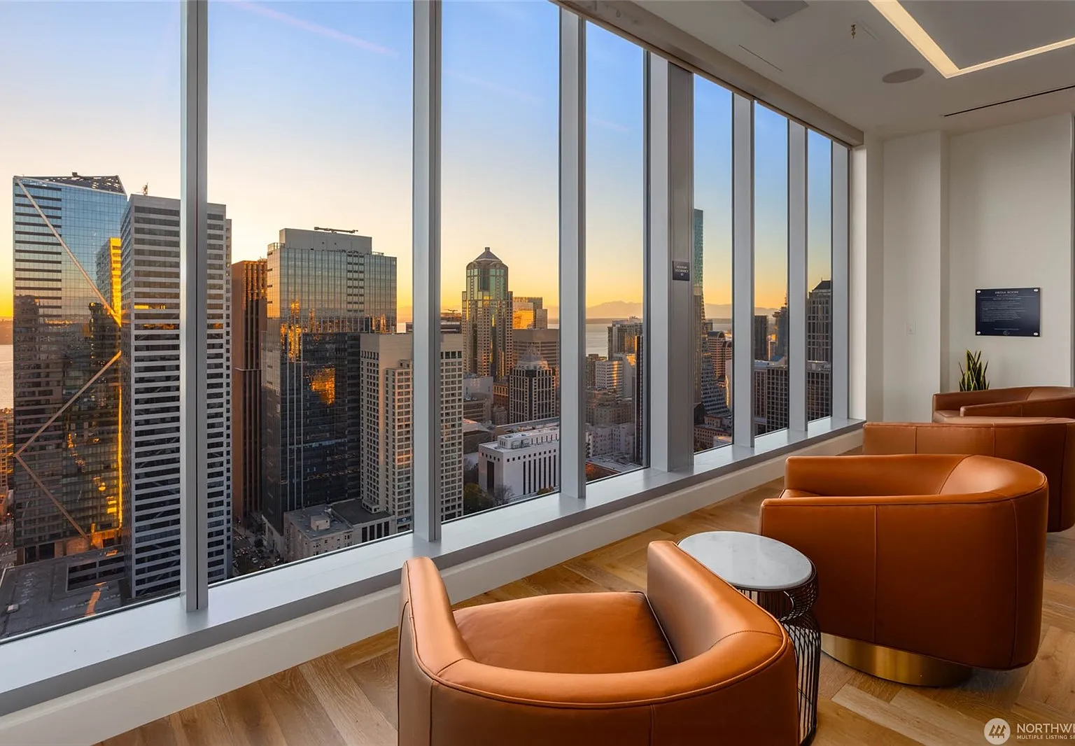 1 bed, 589 sqft, $2,400 — Photo 1