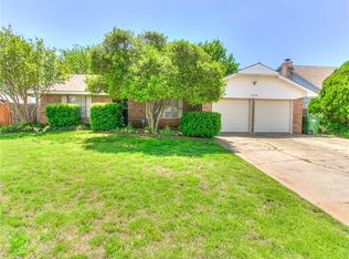 1044 Linn Ln, Yukon, OK 73099