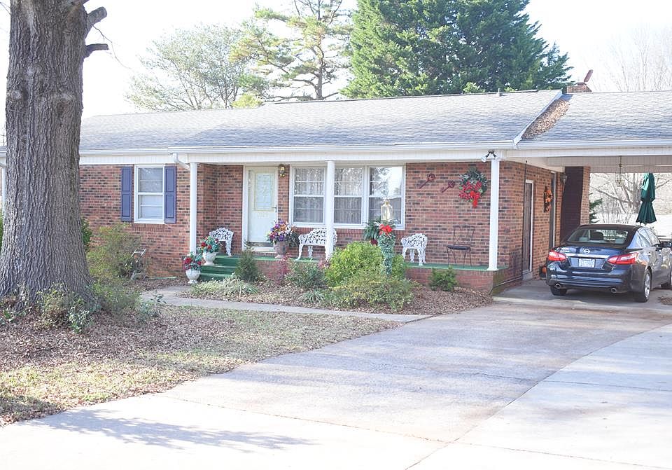 1st image of 2029 Redwood Cir