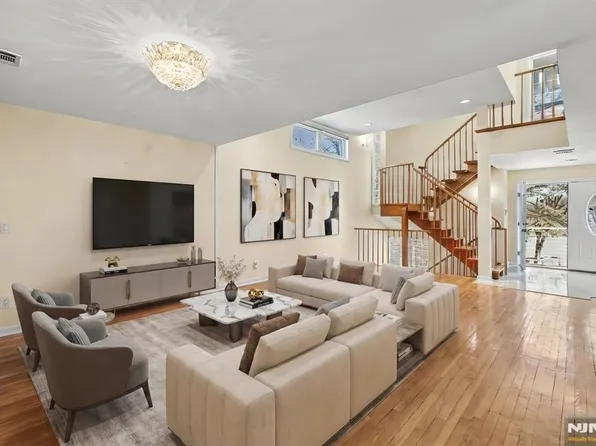 376 Kenwood St #9, Englewood, NJ 07631