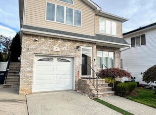 19 Lynbrook Ct FLOOR 1, Staten Island, NY 10309