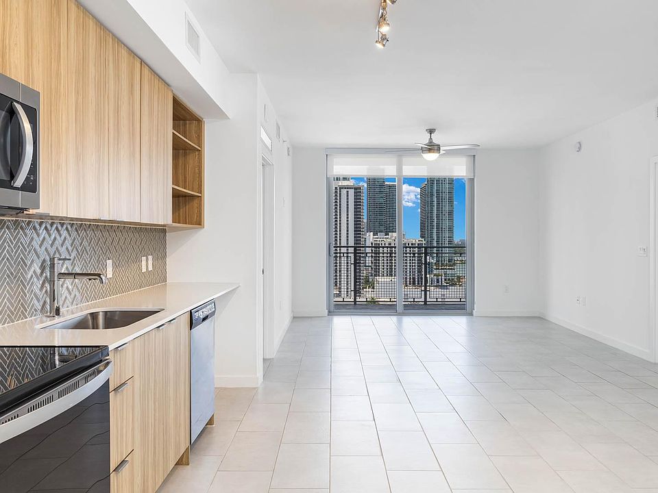 1st image of 2160 N Bayshore Dr #2B1