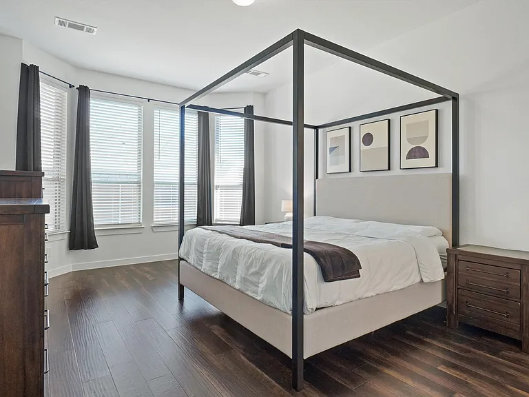 525 Overton Ave — Photo 12