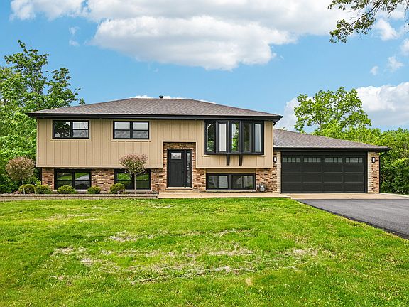 2nd image of 10521 Fitzsimmons Dr