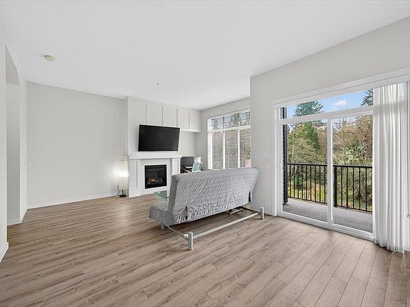 4th image of 11272 240th St #18