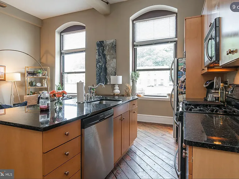 219 Krams Ave #B1 — Photo 7