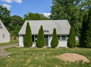 948 Terrace Blvd, Ewing, NJ 08618