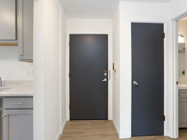 3547 Grand — Photo 2