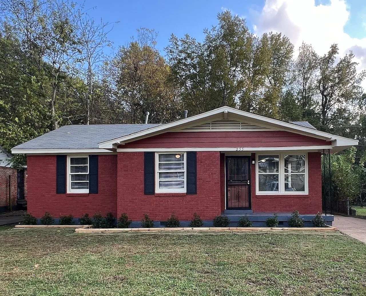 255 Glencoe Rd — Photo 1