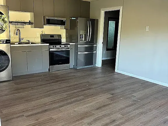 1565 Nautilus St #B — Photo 14