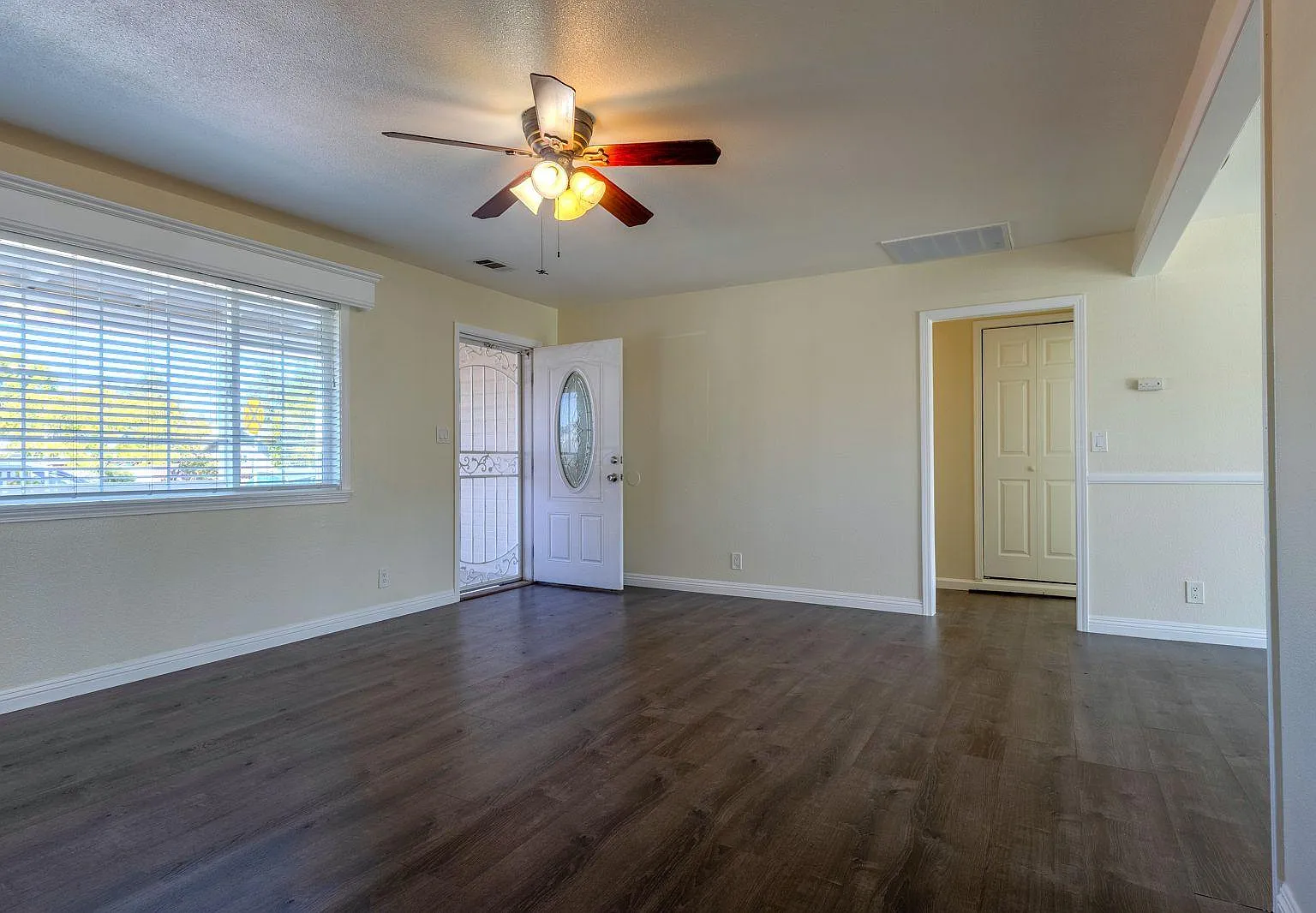 316 N Walnut St — Photo 2