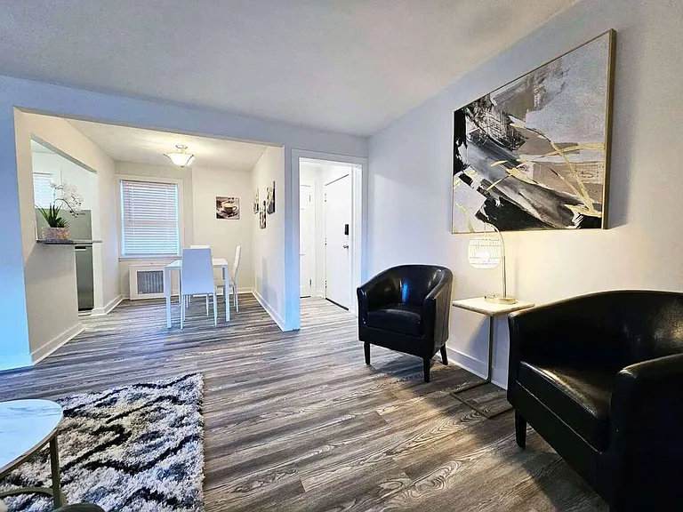 Smartland Colony Apartments | 2809-2949 Van Aken Blvd, Shaker Heights, OH 44120 — Photo 9