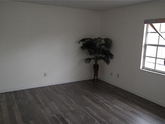 2nd image of 6606 N Coolidge Ave