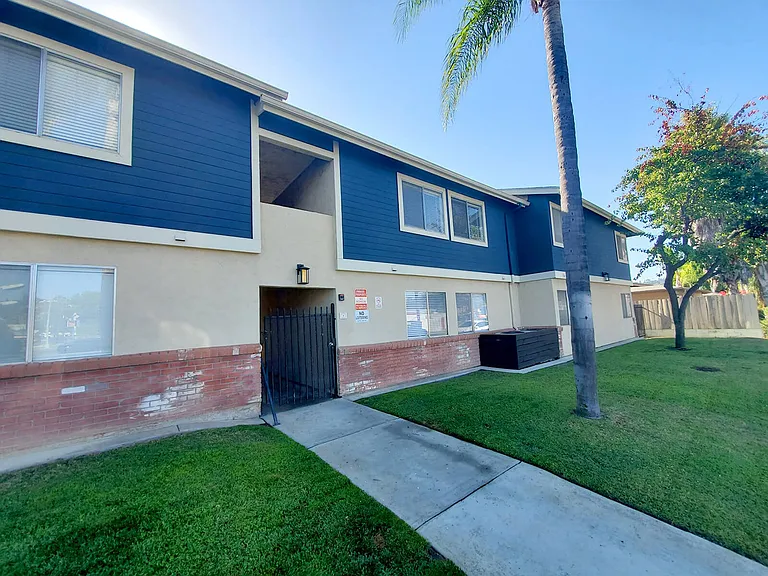 Palm Villas Apartments — Photo 3