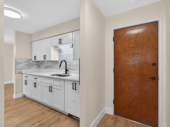 3rd image of 222 Madison St Unit 501