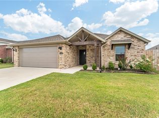 689 Woodplains Ave, Springdale, AR 72762