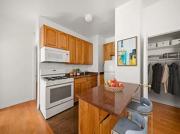 215 West 101st Street 1B image 2 of 6