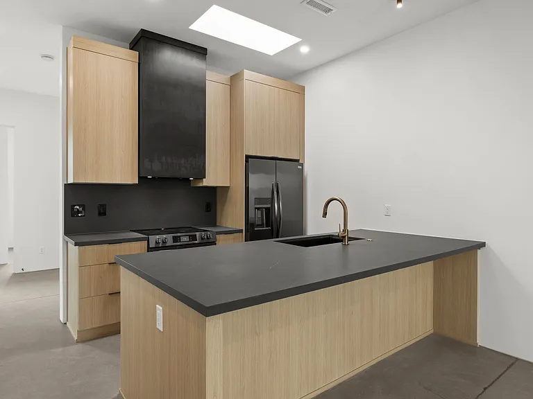 3601 E Coronado Rd #1 — Photo 12