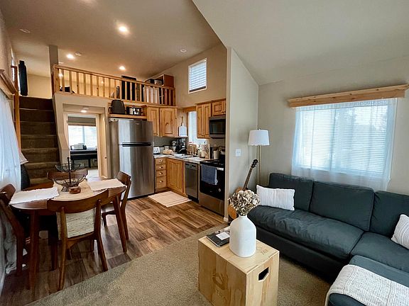 5th image of 1421 S Cedar St #60