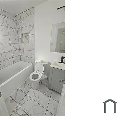 408 Chaplin St SE #4 — Photo 5