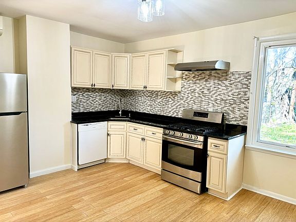 5th image of 6 Rademan Pl