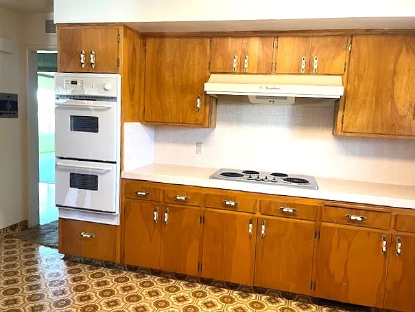 3 bed, 2.5 bath, 2500 sqft, $2,175 — Photo 3