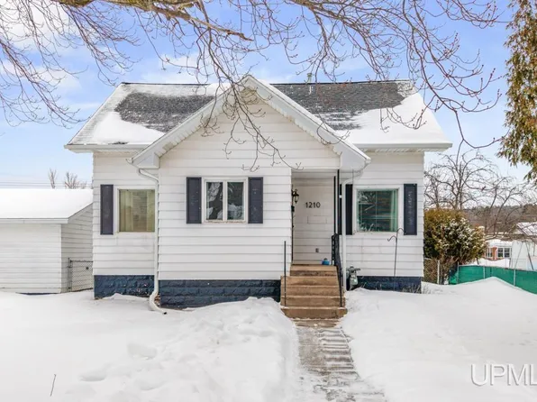 1210 W A St, Iron Mountain, MI 49801
