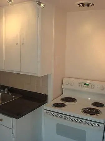 16 Devereaux Ave — Photo 1
