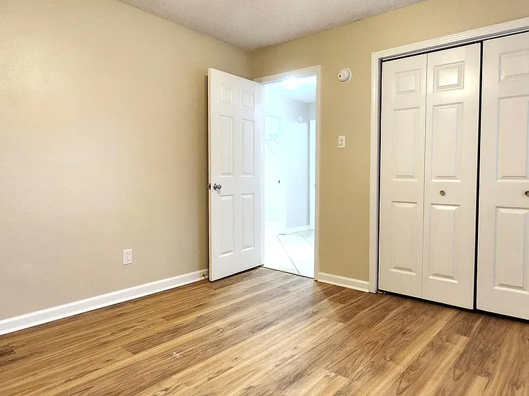 6808 Red Bud Ln — Photo 11