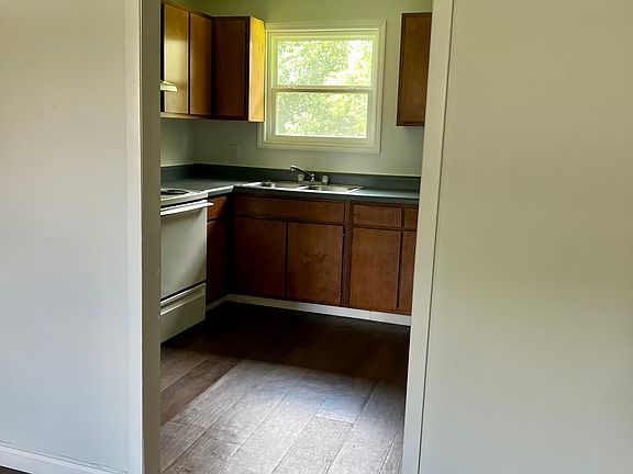 2nd image of 315 Bybee Branch Rd