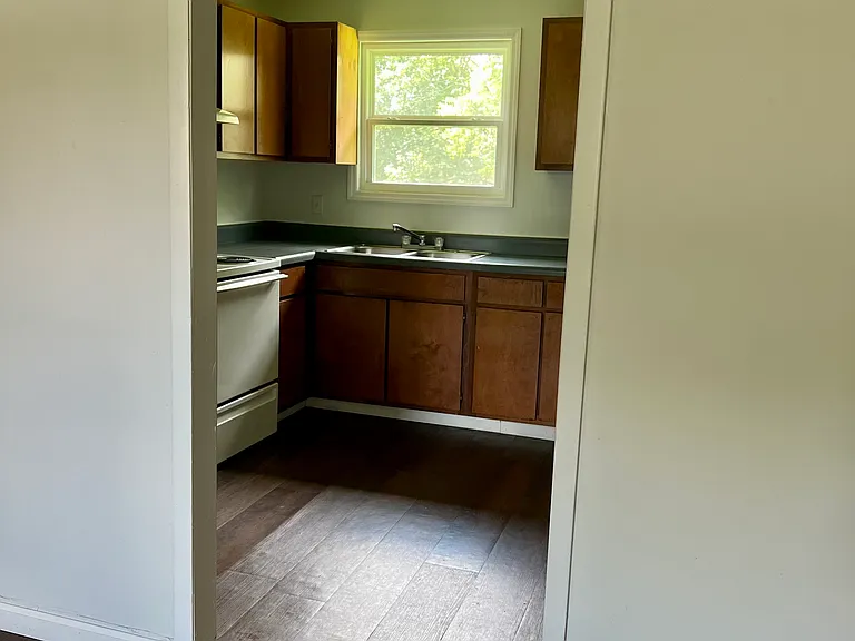 315 Bybee Branch Rd — Photo 2