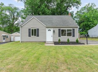 10 Perry Ave, Latham, NY 12110