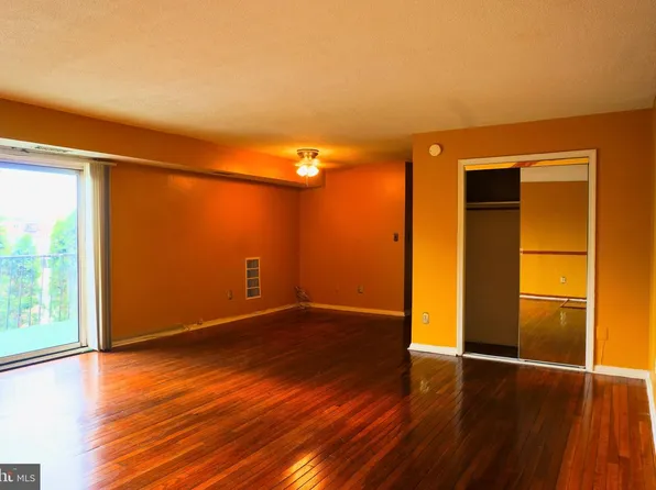 7527 Riverdale Rd APT 1827, Hyattsville, MD 20784