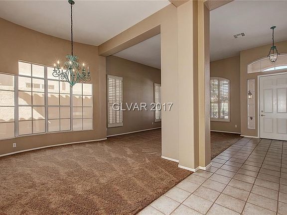 Formal dining area & entry foyer