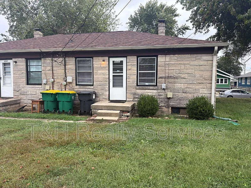 2 bed, 1.0 bath, 1440 sqft, $1,350 — Photo 3