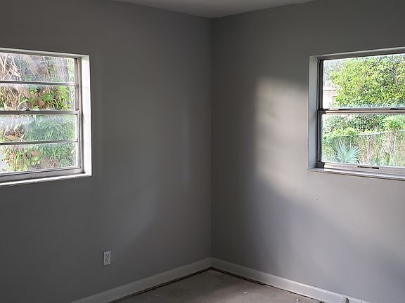 3rd image of 311 N Dollins Ave