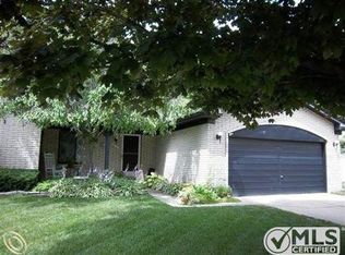 613 Thurber Dr, Troy, MI