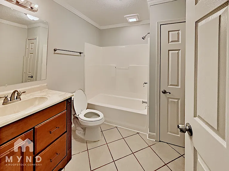 2338 Linwood Rd — Photo 16