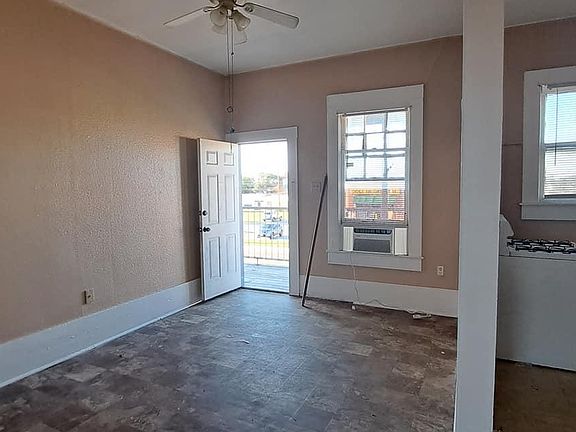 4th image of 203 W King Ave #4