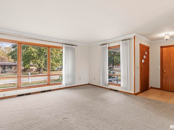 3rd image of 216 W McGrath St