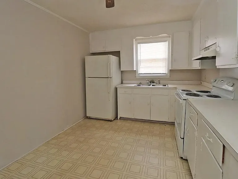 74 Aster St — Photo 5