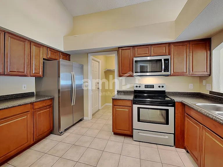 950 Woodsong Way — Photo 3