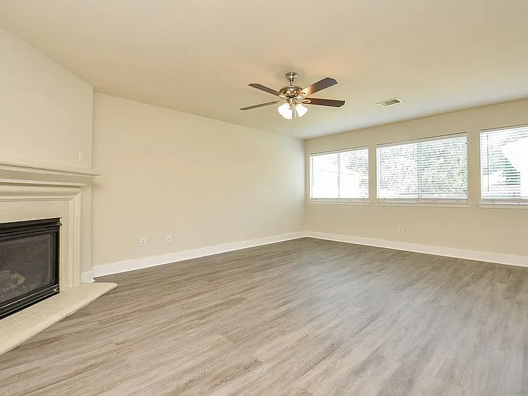 3935 Federal Ln — Photo 8