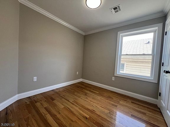 4th image of 208 Atlantic St