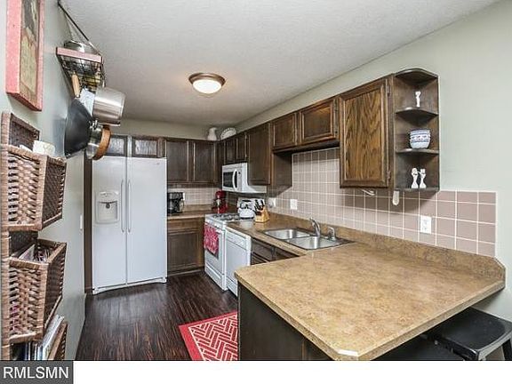 4th image of 607 Portland Mews