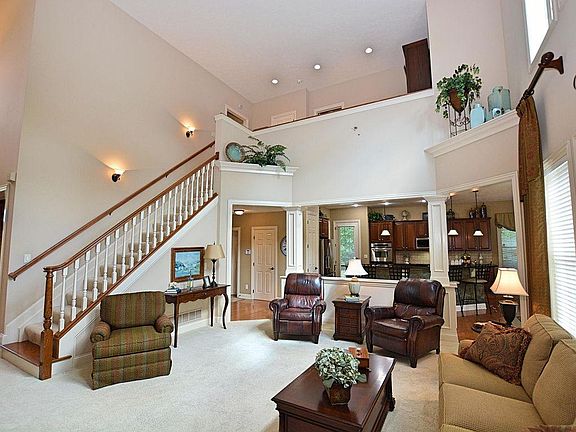 4th image of 4309 Yellow Wood Dr