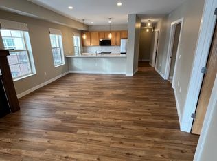 750 Mainstreet APT 200, Hopkins, MN 55343